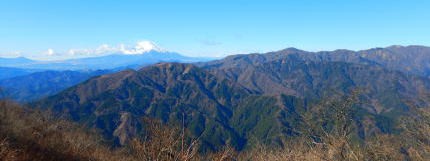 12月27日　丹沢の大山山頂からの富士山